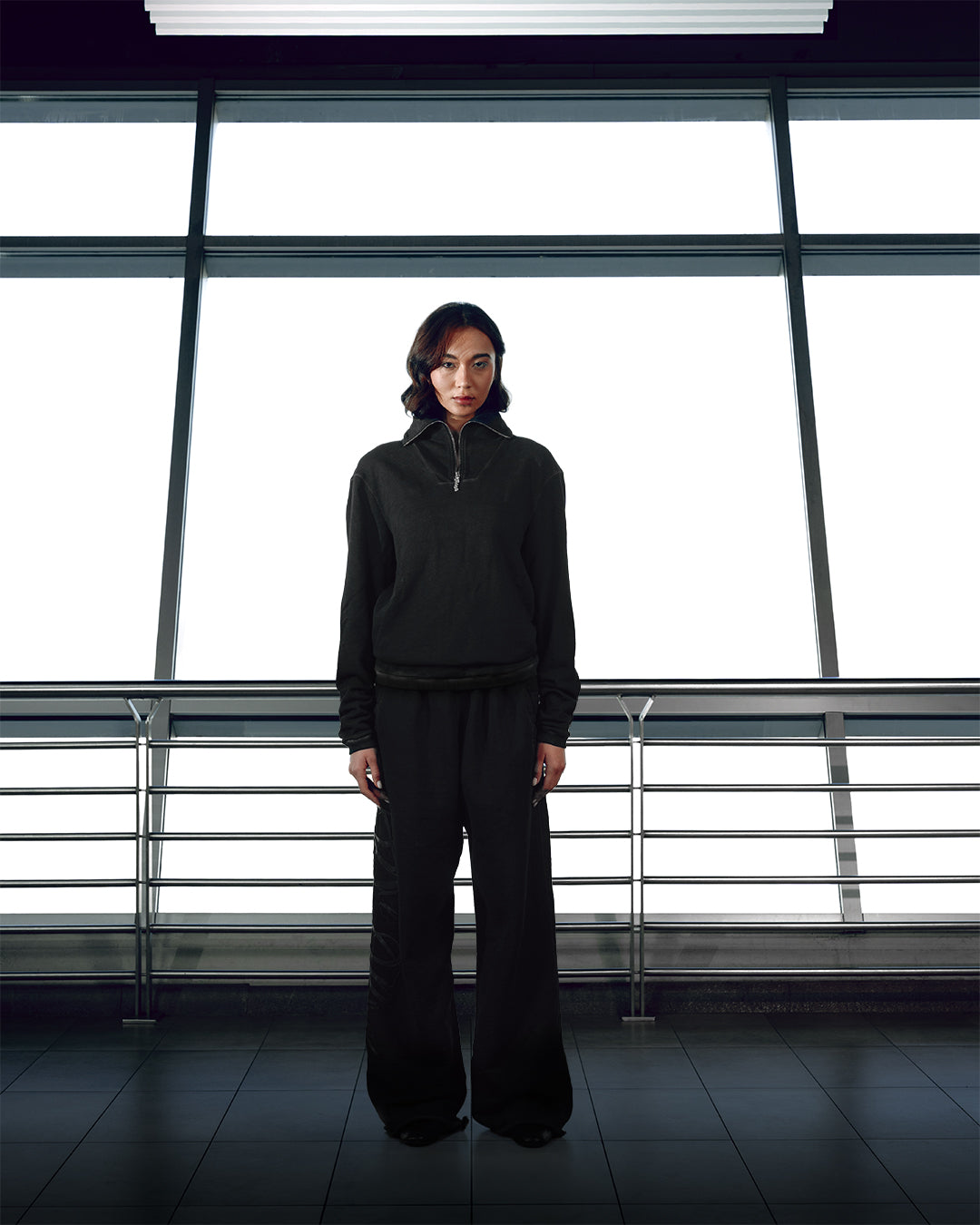BLACK QUARTER ZIP