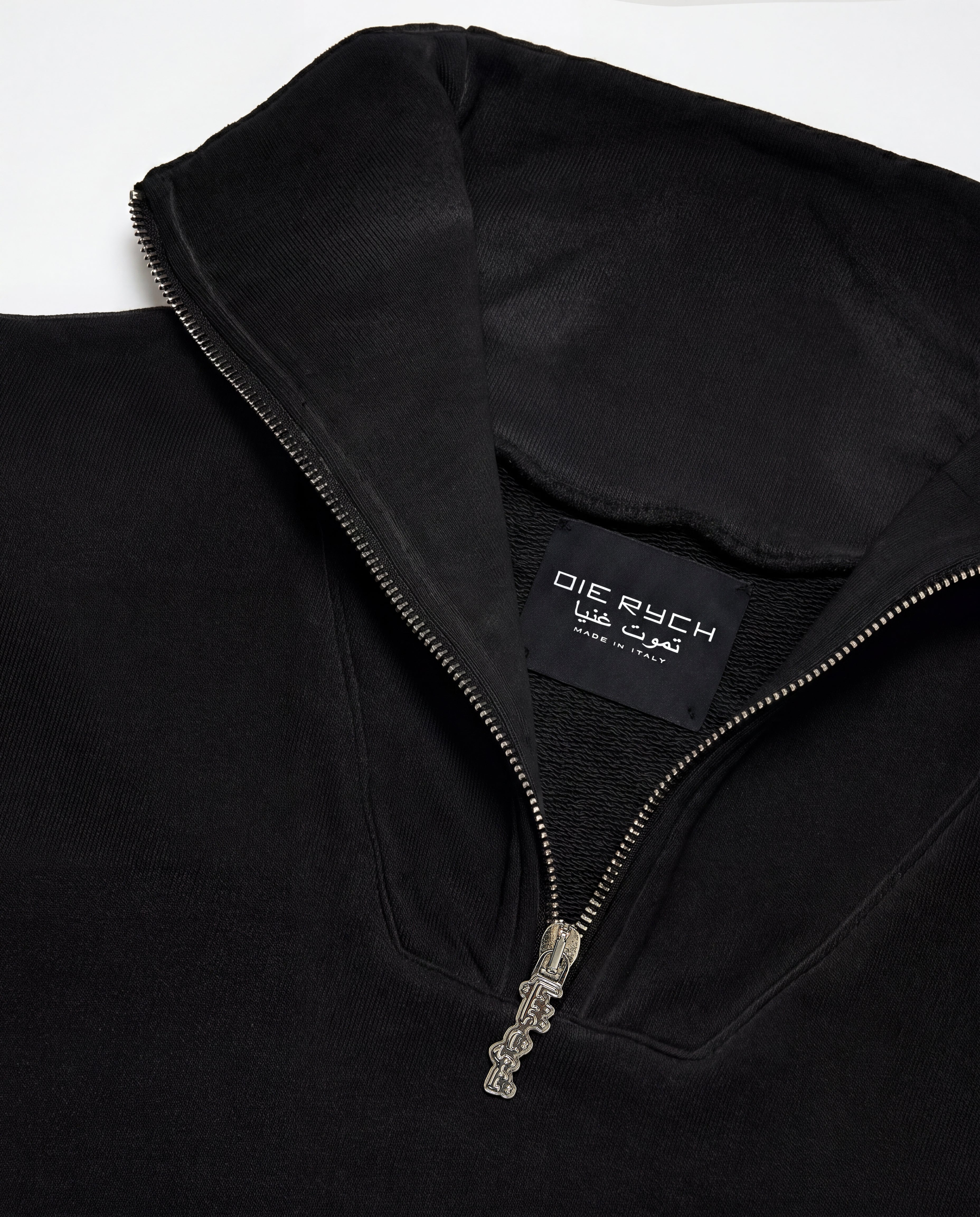 BLACK QUARTER ZIP