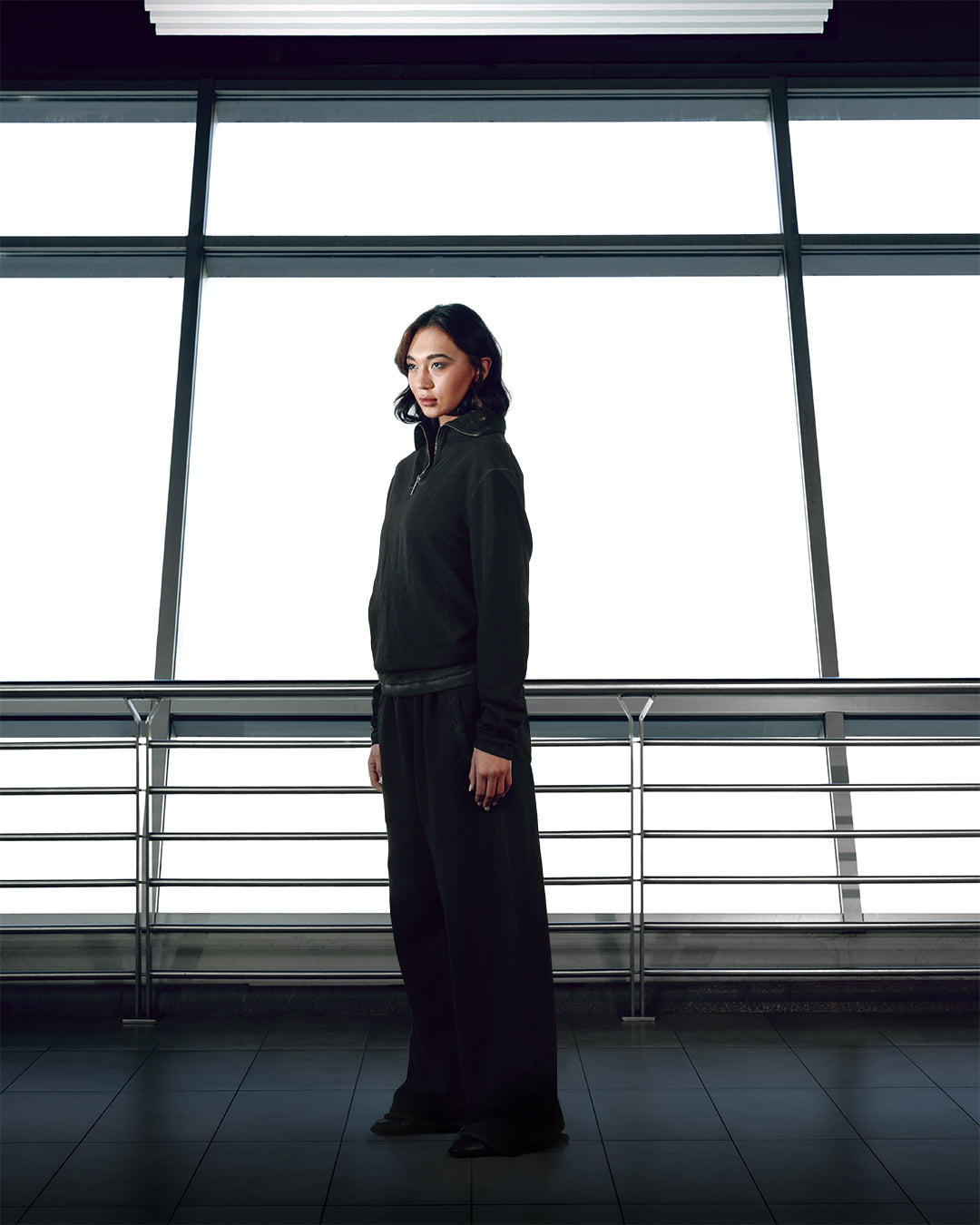 BLACK QUARTER ZIP