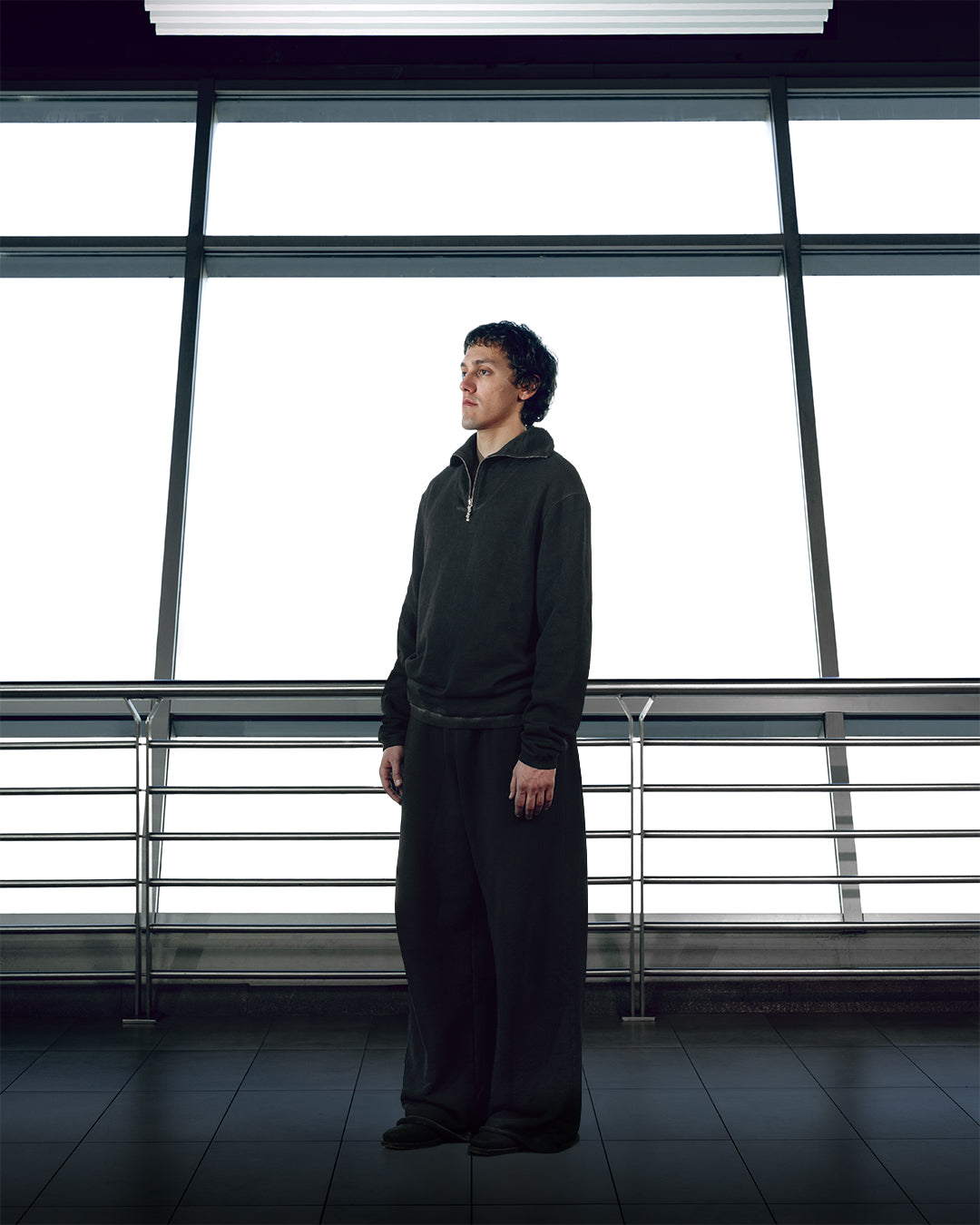 BLACK QUARTER ZIP