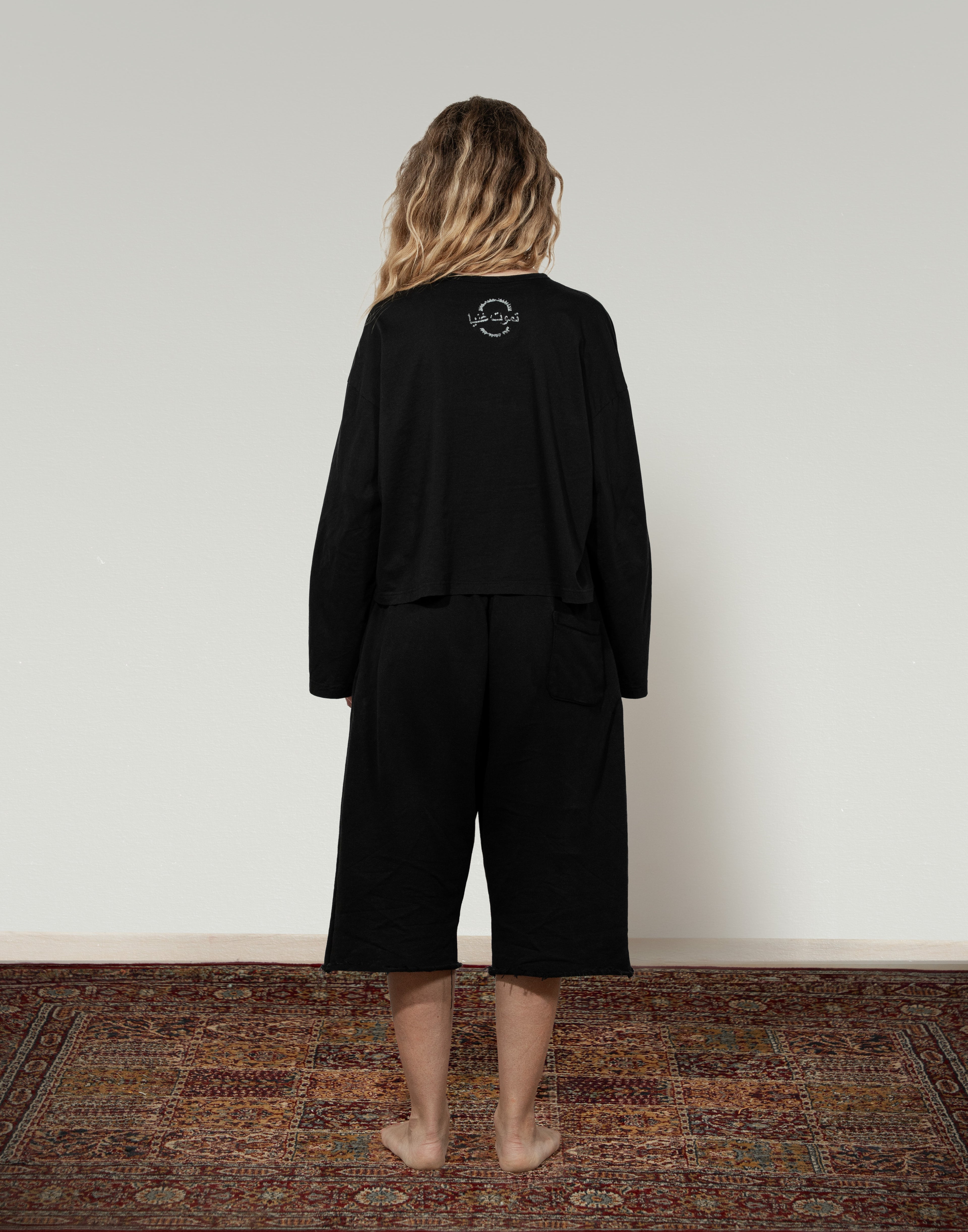 1447 BLACK LONGSLEEVE
