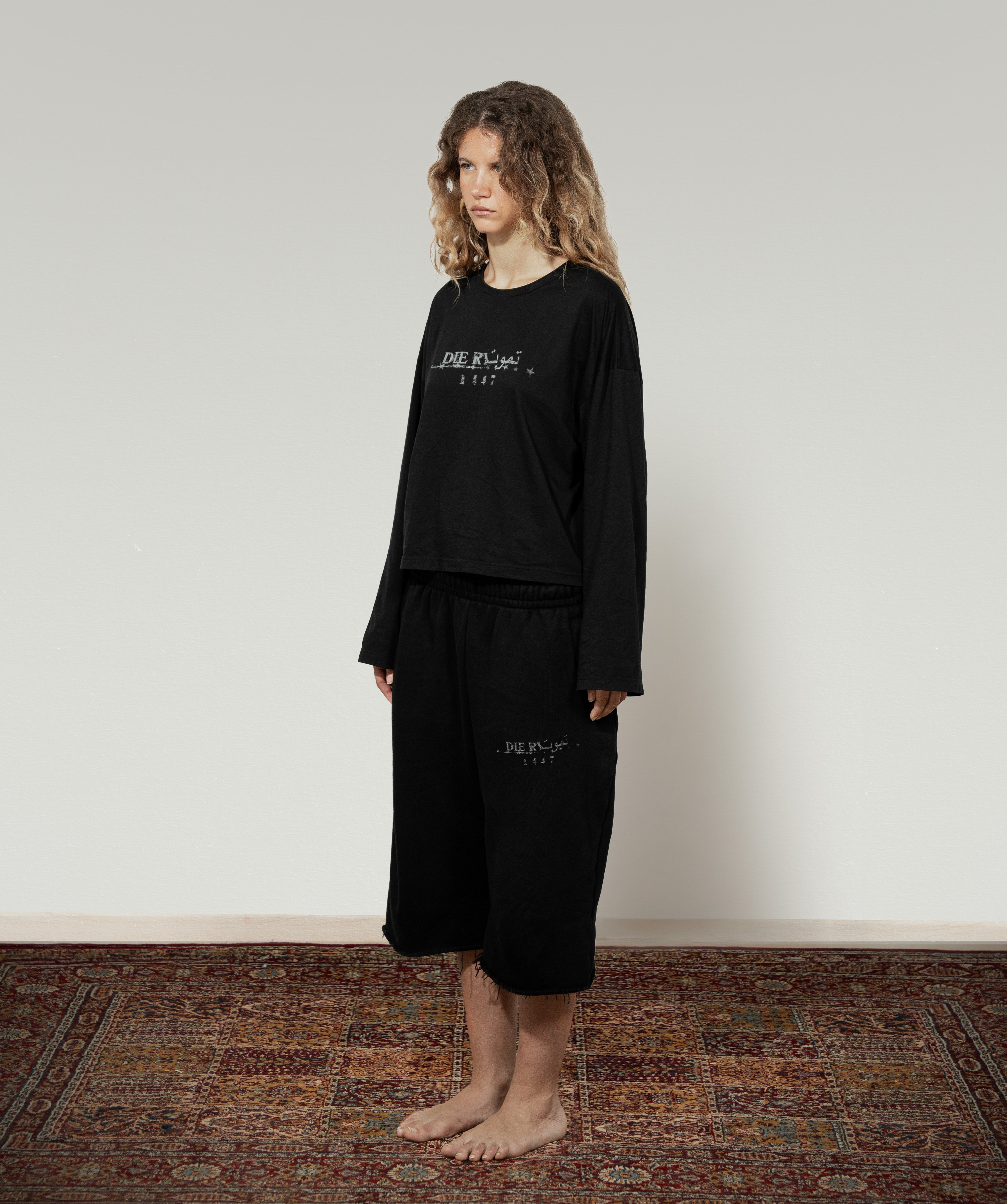 1447 BLACK LONGSLEEVE